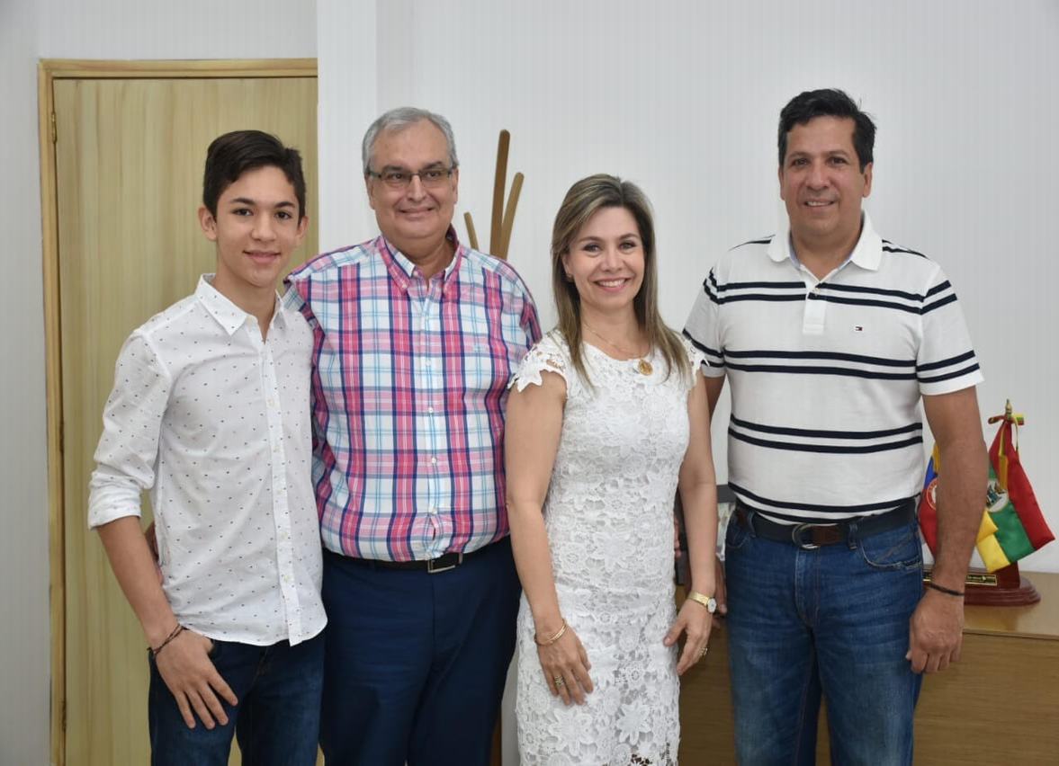 Luis Alejandro García, Luis Sanabria, la nueva gerente Gloria Enid Perdomo; y el alcalde de Neiva, Rodrigo Lara Sánchez.